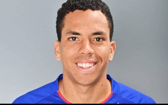 甲府、ブラジル人DFメンデスと契約更新