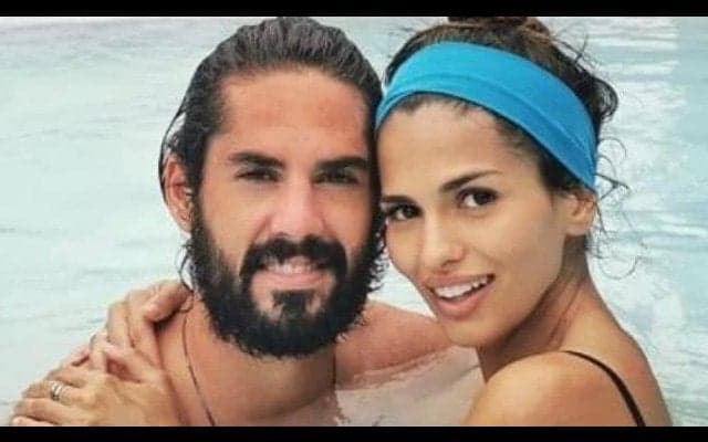 イスコ妻の“授乳投稿”が再び話題に...以前にはフォロワーから批判の声