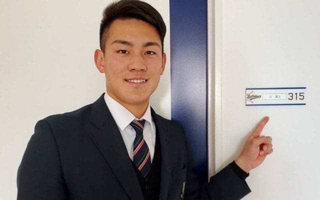 オリ・ドラ2元謙太、グラブもバットも“二刀流“ 内外野どこでもOK「高校生とか関係なく」