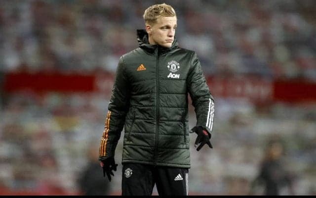 出場機会が増えないファン・デ・ベークを心配するベルバトフ氏「何かがうまくいっていない」