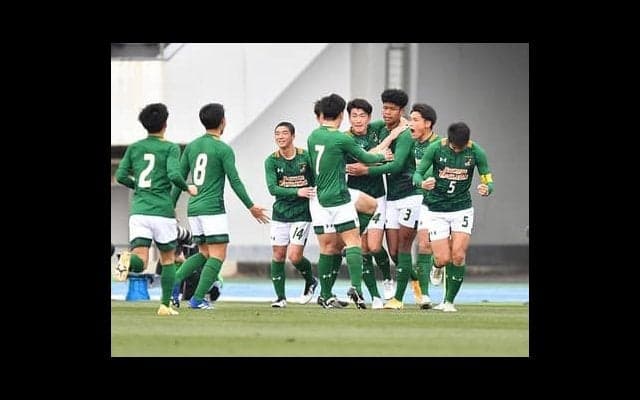 似た者同士の矢板中央と青森山田。自慢の空中戦を制すのはどっちだ？