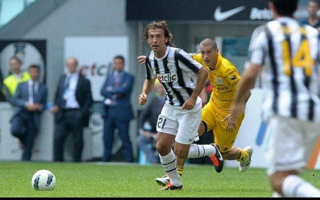 ピルロがユーベデビュー戦でいきなり見せたパーフェクトな浮き球スルーパス【ベスト・アシスト】