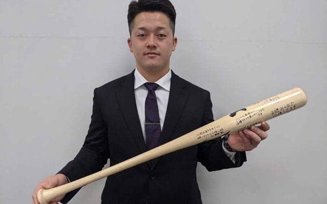 DeNAドラ2牧、巨人残留の菅野との直接対決を熱望「1球の甘い球をアジャストしたい」