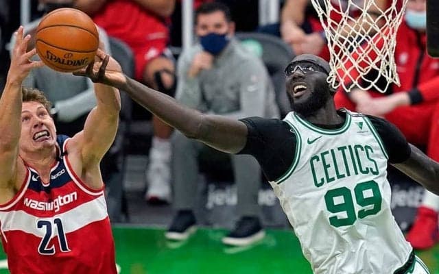 【NBA】226cm男が躍動　ダンク阻止した右手一本ブロックに米反響「背高すぎ」「ビースト」