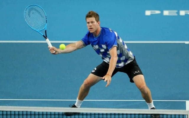 スーパーマンの衣装を着た少女の柄？派手なウェアを着る選手に注目集まる