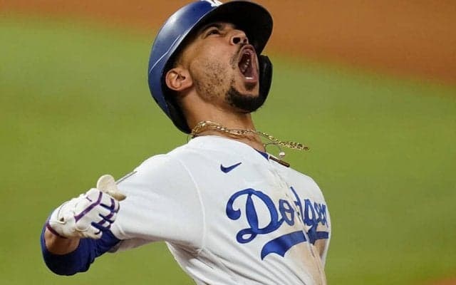 ド軍ベッツ、15年間の“純愛”貫き彼女と婚約　MLB公式、同僚ら祝福「美しい」