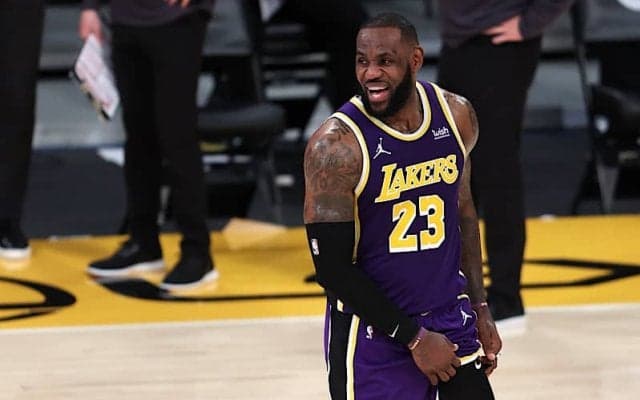 ブルズとの接戦を制したレイカーズ、ローテーションの変化にレブロン「僕らは異なるラインナップに慣れようとしている」