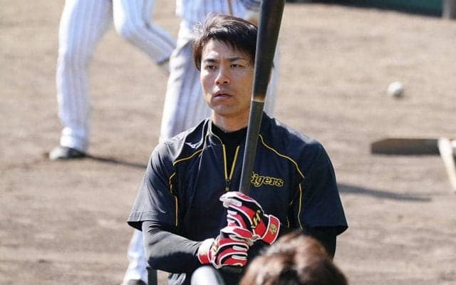 元阪神の伊藤隼太、“1日限定”大胆ヘアスタイル披露にファン「久保田利伸に」