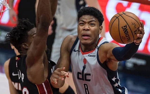 ウェストブルックとビールが欠場する中、17得点5リバウンドを記録した八村塁…バトラーと1対1をする場面も