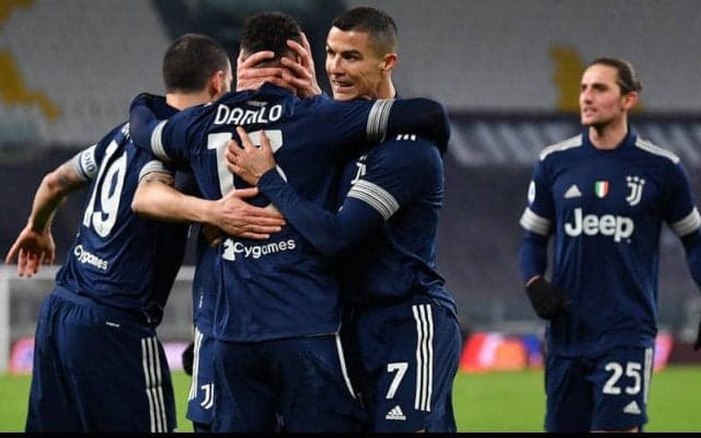 ディバラ&マッケニー負傷交代のユベントス、10人のサッスオーロに苦戦も競り勝って今季初の3連勝《セリエA》