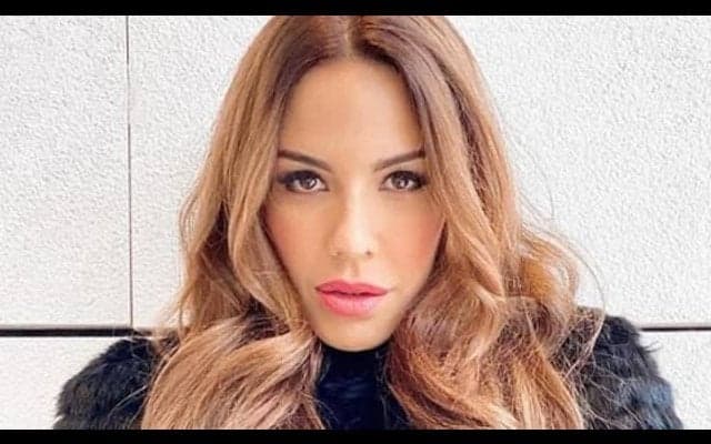 「寒さも雪も私には逆らえない」元バレンシアDF妻の全裸姿に反響「本当に神々しい」