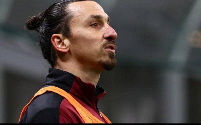 “神”であり続ける秘訣はこの柔軟さ？ イブラヒモビッチ“らしい”ウォームアップに注目集まる