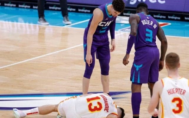 アトランタ・ホークスがボグダン・ボグダノビッチの右ひざ剥離骨折を発表