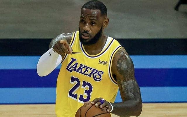 【NBA】レブロンが“3P確信ポーズ”の理由明かす　同僚と100ドルの賭け「彼の目を見たんだ」