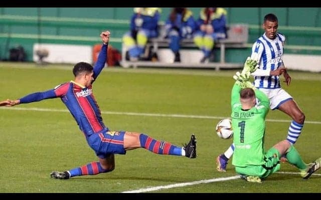 「驚異的」な反応で好セーブ＆PKストップのテア・シュテーゲンに評価MAXの“10”