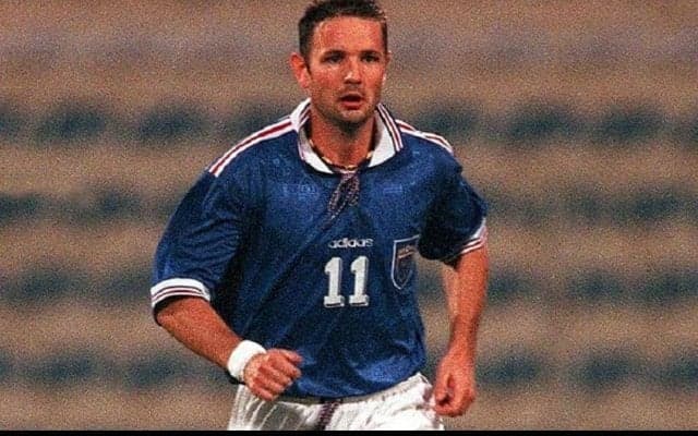 冨安所属のボローニャを指揮するミハイロビッチ監督が現役時代に決めたパーフェクトなロングFK【ビューティフル・フリーキック】