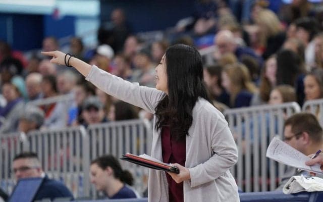 NCAAディビジョンIと日本をつなぐ女性コーチの生き方 - ロバート・モリス大アシスタント 森田麻文（１）