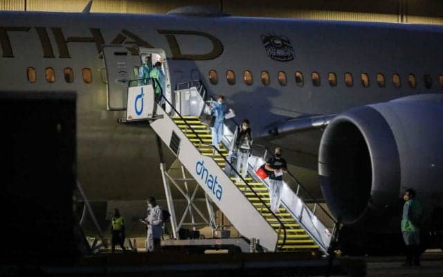 錦織にも影響。豪への便で陽性者が確認され、47人の選手は屋外で練習できず