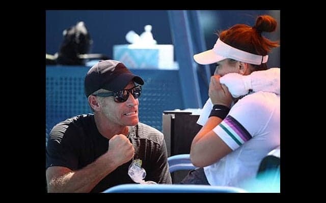  世界7位コーチが豪で感染確認 