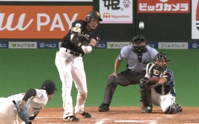 鷹・柳田悠岐が放った「ありえない打球軌道」　驚愕“ナックル打法”に再脚光