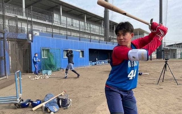DeNAドラ4小深田、履正社先輩の阪神井上から愛のゲキ「1軍に上がってナンボ」