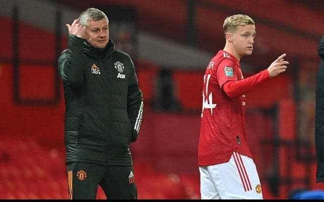 アヤックスCEO、ユナイテッドで苦しむファン・デ・ベークを心配せず…「恥じることは全くない」