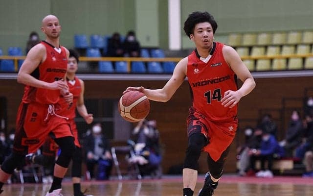 新生さいたまブロンコスとともに再出発を目指す波多智也が2年4カ月ぶりにコート復帰