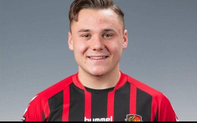 昨季J3で7得点のドイツ人FWトカチが湘南から福島に完全移籍「ベストを尽くします」