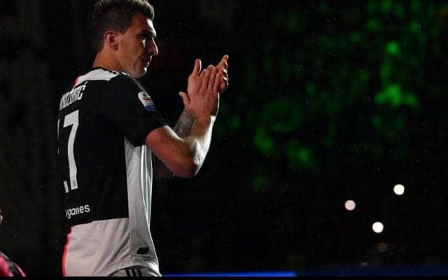 ミランがマンジュキッチの加入を発表！背番号は9に