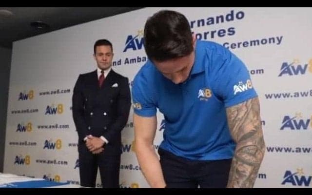 トーレスのムキムキ筋肉が話題に...現役時代よりパワーアップか