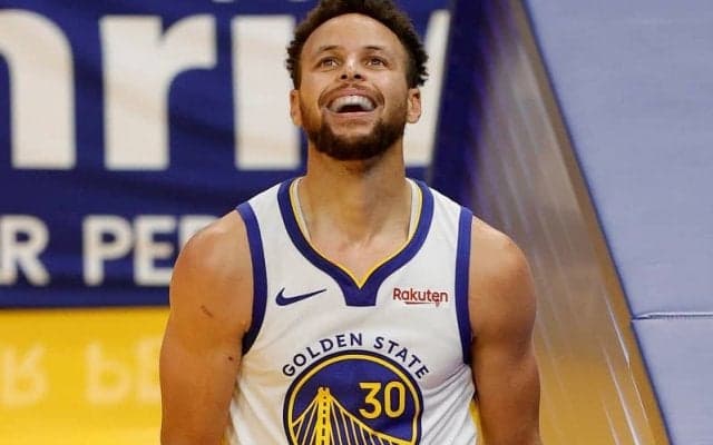 好調ウォリアーズがスパーズに完勝。スティーブ・カーHCは「攻防両面でベストゲーム」