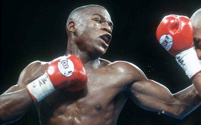 23歳のメイウェザー、全勝の強豪王者を5度も倒した圧巻TKOに米興奮「やはり史上最強」