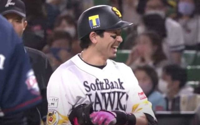 鷹・工藤監督が大爆笑した松田宣の“満点右打ち”　なぜベンチから総ツッコミ？