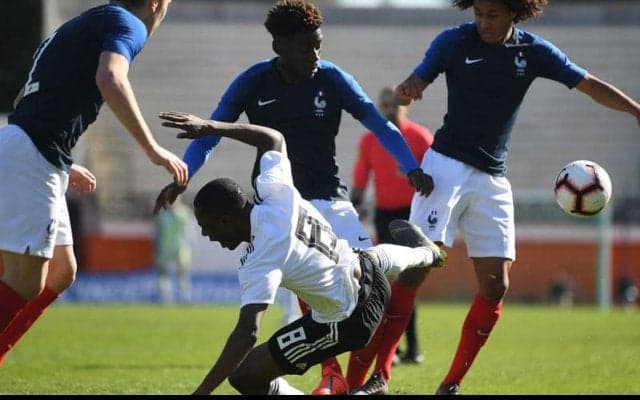 ボルシアMG、ビッグクラブ注目のU-19フランス代表MFコネを獲得