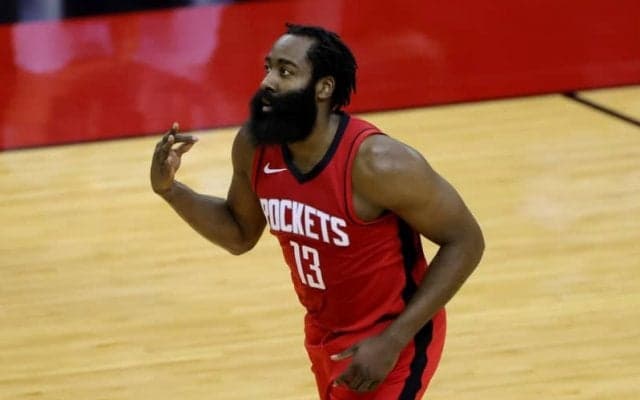 不要になったジェームズ・ハーデンのジャージを渡すと無料で洗車ができるサービスが話題