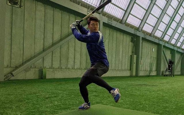 DeNA細川、5年目のブレークへレッズ秋山を質問攻め「色々と聞けました」