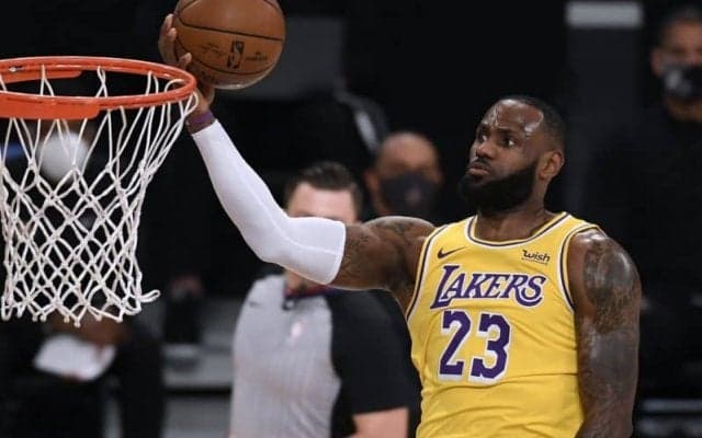 レイカーズがバックスを破り12勝目…レブロン・ジェームズが34得点をマーク