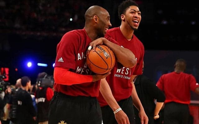 右肩を負傷しながらも左手でショットを沈めたコービー…アンソニー・デイビスが若手時代の思い出を語る