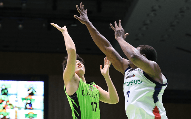 レバンガ北海道が今季初の3連勝をマーク、最大16点差をひっくり返し横浜ビー・コルセアーズに逆転勝利