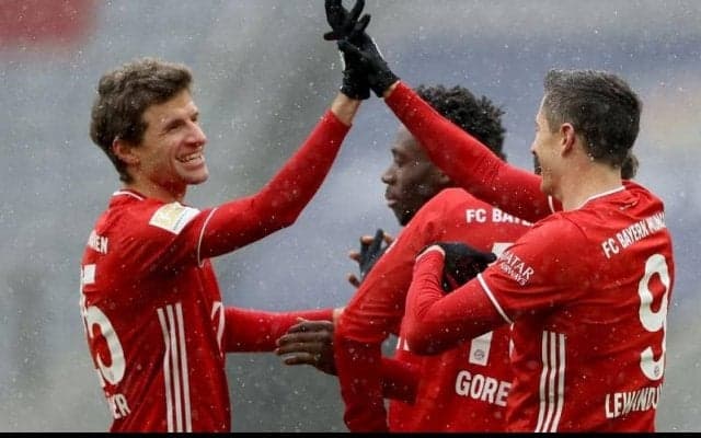 ダイレクトでこの精度！ミュラーがレヴァンドフスキに送ったパーフェクトなパス【ベスト・アシスト】