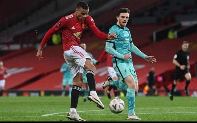 “叫び声”でシュート直前のグリーンウッドを威嚇 リバプールDFロバートソンが必死の妨害も実らず