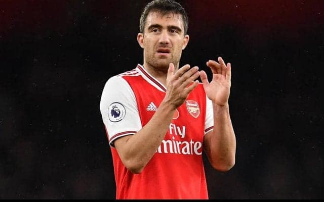 アーセナルと契約解除の元ギリシャ代表DFソクラティスがオリンピアコスに加入、12年半ぶりに母国復帰