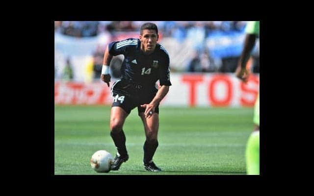 中田英寿の脚を削りベッカムを一発退場に。シメオネのすごすぎる武勇伝