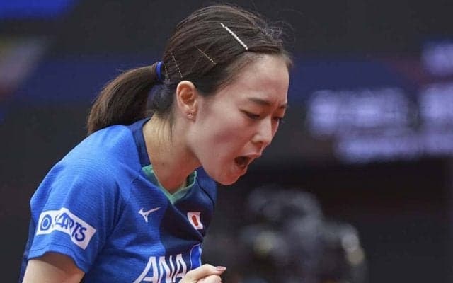 石川佳純、歓喜のWピース写真が反響拡大　パーカー姿の笑顔にファン「100点」「素敵」