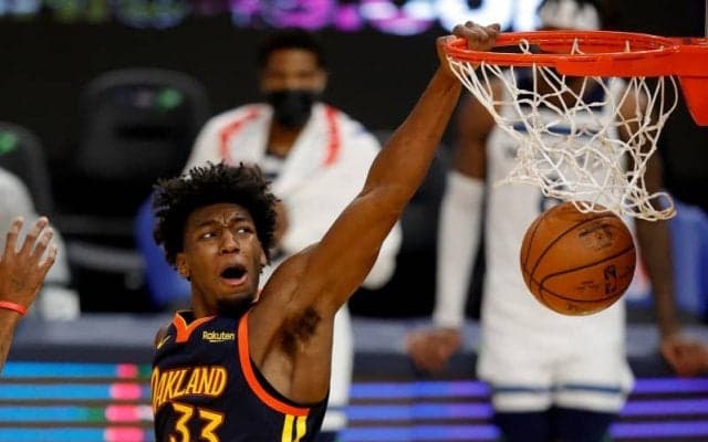 ウォリアーズがティンバーウルブスを破り連勝…両チームともルーキーが躍動