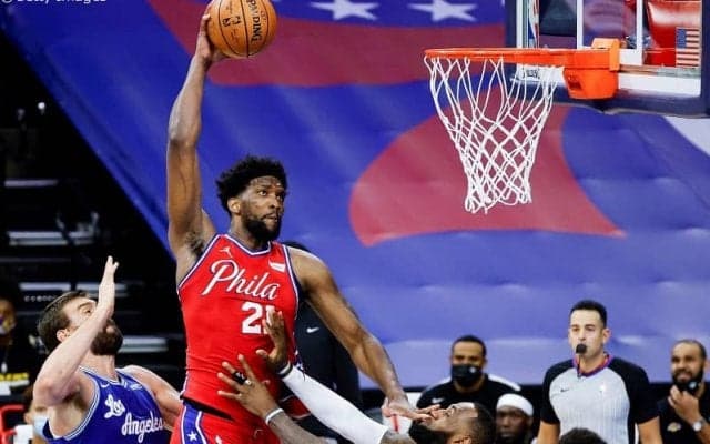 ジョエル・エンビードがレブロンのファウルに不満「フレグラント2と判定されるべき」