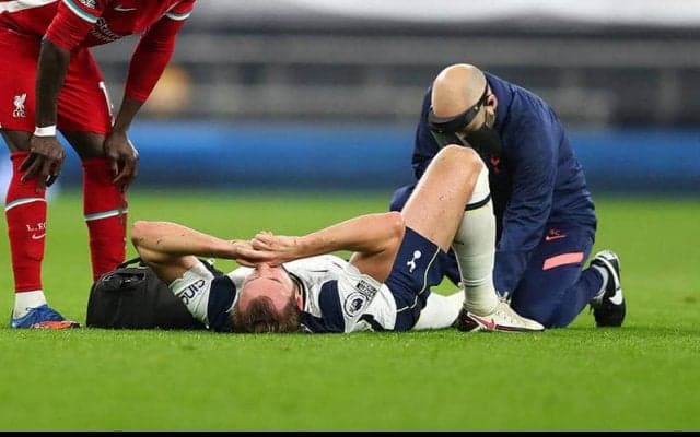 リバプール戦で負傷交代のケイン、数週間アウトか