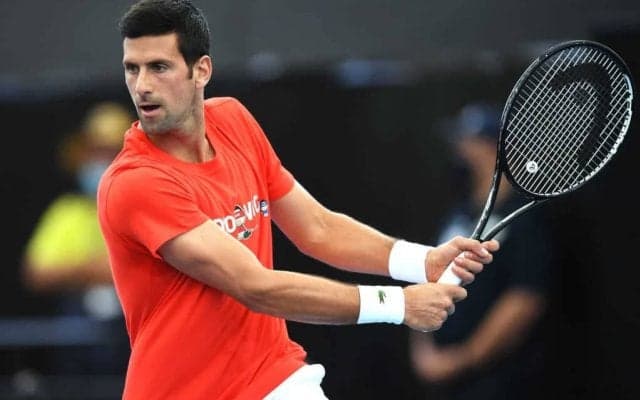 ジョコビッチ 急遽エキシビを欠場のはずが...途中からプレーし勝利