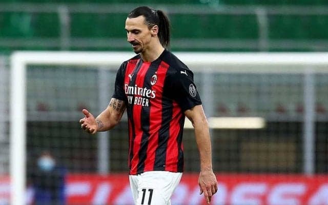 イブラヒモビッチ、ルカクに“頭突き”の決定的瞬間に英反響「ゴジラのような迫力」