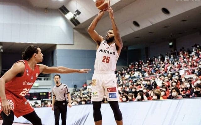 大阪が第4Qの怒涛の追い上げで敵地で千葉に逆転勝利…ニュービルが勝ち越しシュートを含む25得点6アシスト